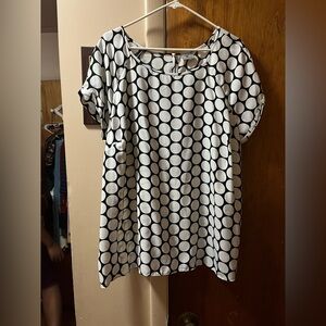 Worthington Oversized Black and White Short Sleeve Tunic